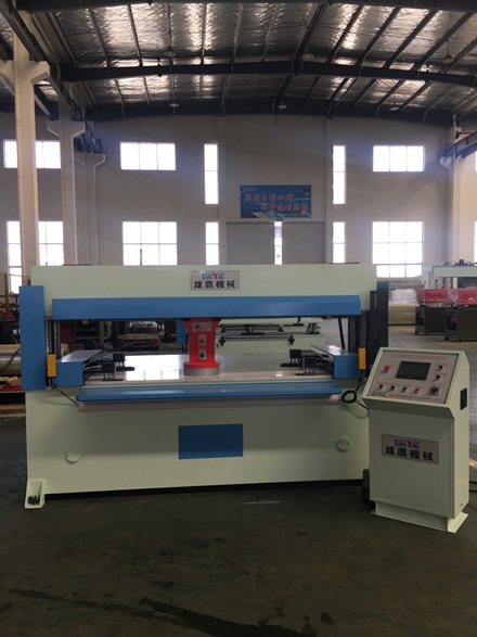 XYJ－1/25 夾子自動送料連續(xù)裁斷下料機