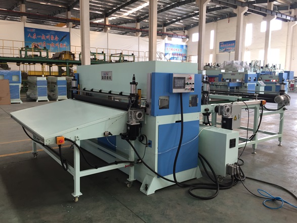 XYJ－3/100  汽車腳墊自動送料裁斷機(jī)